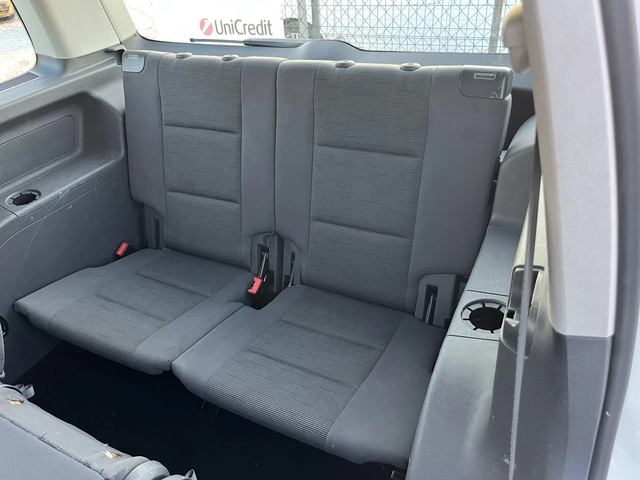 VW Touran 1.9 TDI 105кс 7 МЕСТА 6 СКОРОСТИ FACE КЛИМАТРОНИК - автомобили, коли, обяви за нови и употребявани 9