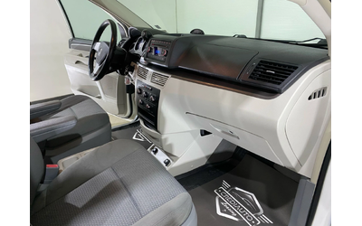 VW Touran 3.8i * 6+ 1 * Раутан * - автомобили, коли, обяви за нови и употребявани 8