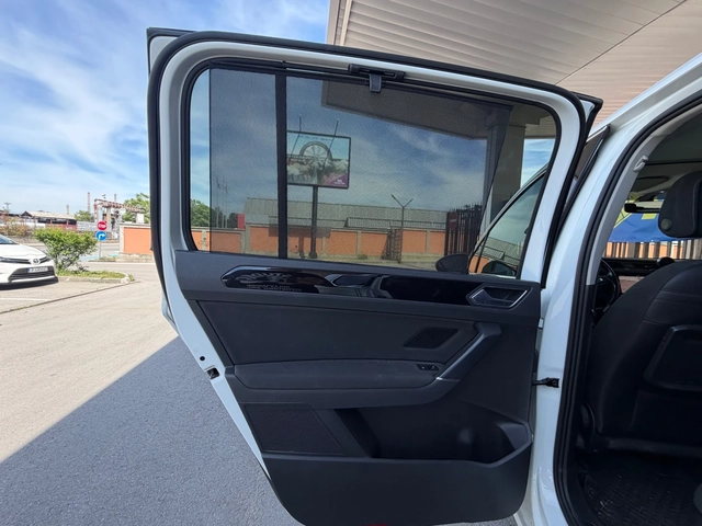 VW Touran 2.0TDI* 7места* Панорама* Масаж* - автомобили, коли, обяви за нови и употребявани 11
