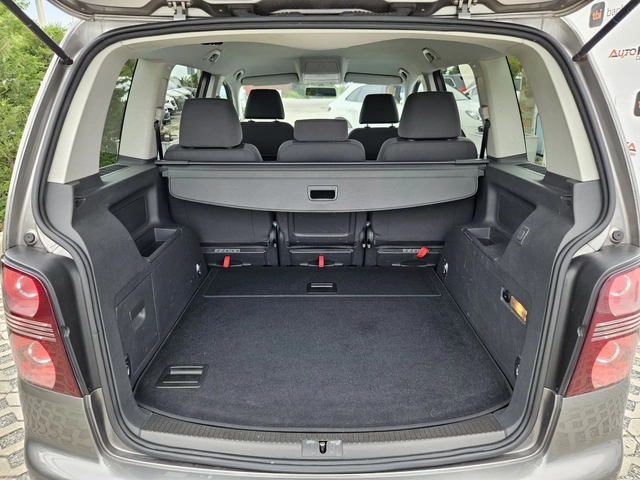 VW Touran 2.0i-109кс= ФАБРИЧЕН МЕТАН= FACELIFT= HIGHLINE - автомобили, коли, обяви за нови и употребявани 9