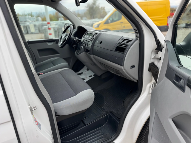 VW Transporter 2.0TDI-AUTOMATIC-ХЛАДИЛЕН-29 - автомобили, коли, обяви за нови и употребявани 5