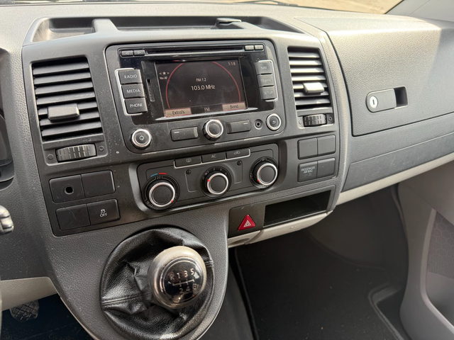 VW Transporter 2.0TDI 140к.с. Товаропътнически 5-местен Клима - автомобили, коли, обяви за нови и употребявани 13