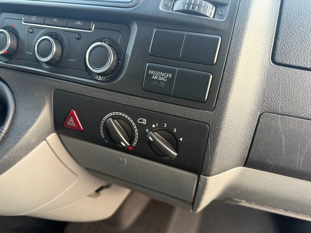 VW Transporter 2.0TDI 9-местен 2хКлима - автомобили, коли, обяви за нови и употребявани 12