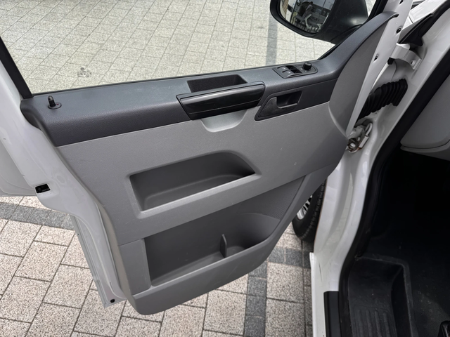 VW Transporter 2.0TDI 9-местен 2xКлима Euro 5 - автомобили, коли, обяви за нови и употребявани 12
