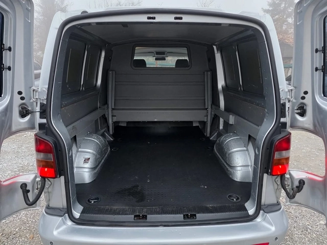 VW Transporter 2.5TDI 174K.C. / АВТОМАТ / ДЪЛГА БАЗА / КЛИМАТИК - автомобили, коли, обяви за нови и употребявани 13