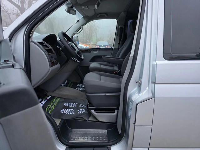VW Transporter 2.5TDI 174K.C. / АВТОМАТ / ДЪЛГА БАЗА / КЛИМАТИК - автомобили, коли, обяви за нови и употребявани 8