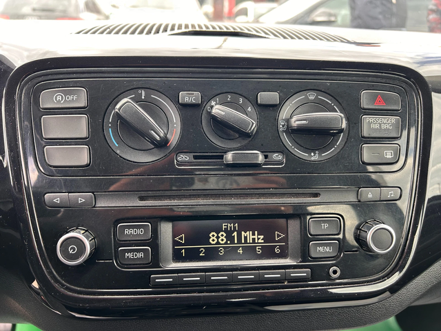 VW Up 1.0i EURO 5 ЛИЗИНГ - автомобили, коли, обяви за нови и употребявани 11